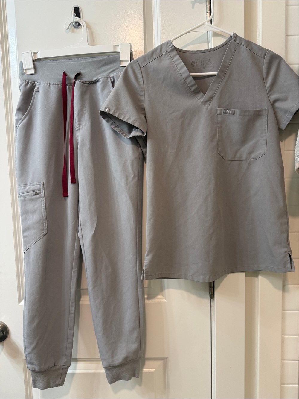 FIGS grey scrub set with Burgundy Drawstring